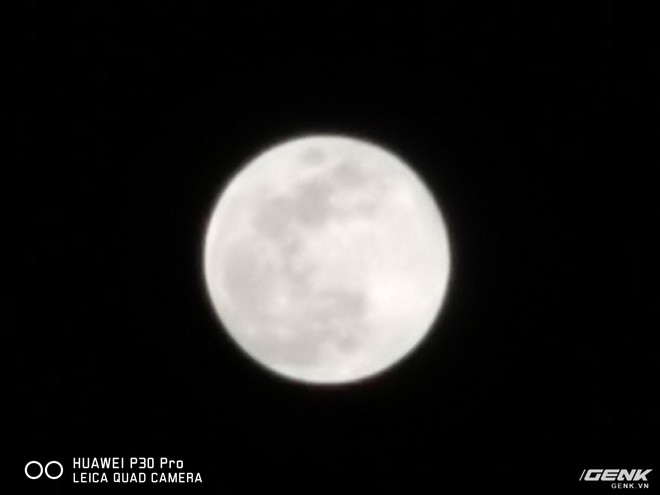 Thử chụp trăng bằng Huawei P30 Pro và so sánh với iPhone XS Max - Ảnh 4.