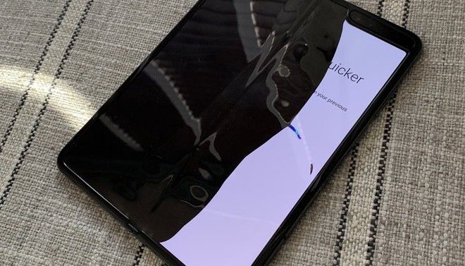 Vận đen của Galaxy Fold thực ra vẫn còn đỏ chán - Ảnh 1.