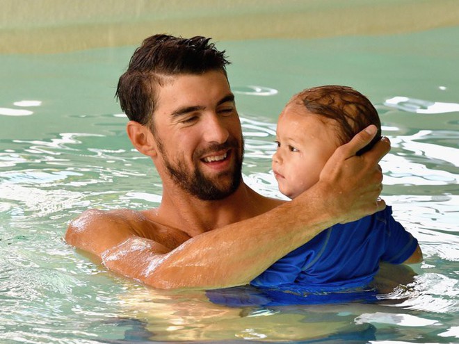 Michael Phelps dạy con bơi từ khi 3 tháng tuổi, và đây là bí quyết của anh ấy - Ảnh 2.