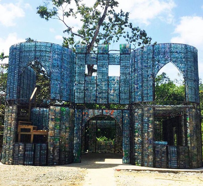 Chiêm ngưỡng ngôi làng độc đáo ở Panama, nơi nhà cửa được làm từ 1 triệu chai nhựa - Ảnh 15.