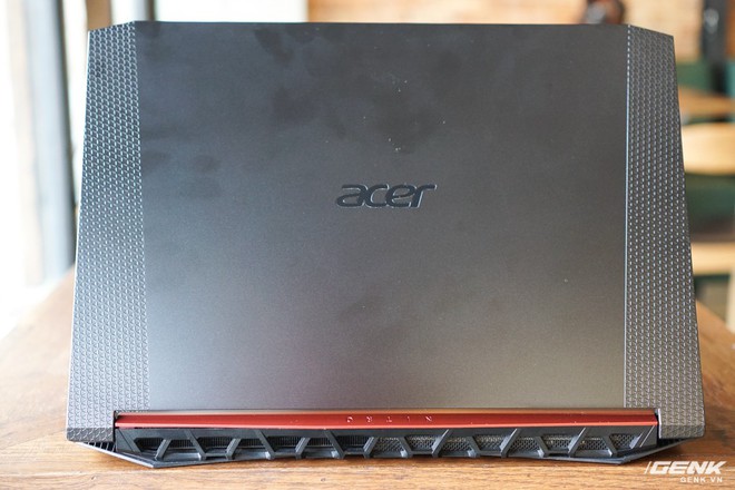 Cận cảnh laptop Acer Nitro 5 phiên bản 2019 tại Việt Nam: viền màn hình đã mỏng hơn, trang bị CPU Core i thế hệ 9 và NVIDIA GTX 16 Series - Ảnh 2.