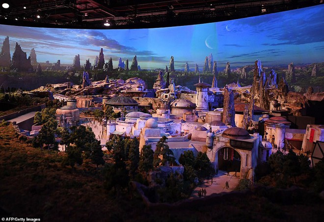 Toàn cảnh công viên Disney tỷ đô phong cách Chiến tranh giữa các vì sao trước ngày mở cửa chính thức - Ảnh 4.