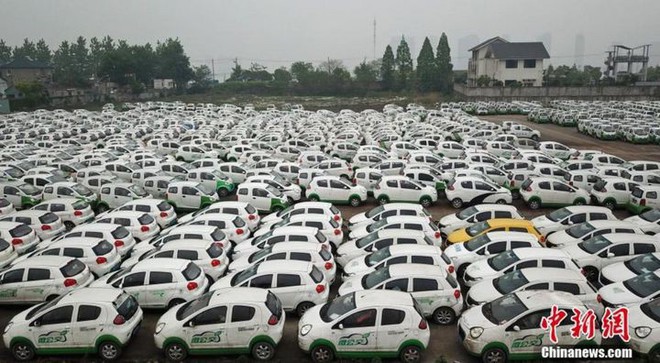 Trung Quốc: Hàng trăm xe điện bị “xếp xó” vì hậu quả của nền kinh tế chia sẻ phát triển chóng mặt - Ảnh 1.