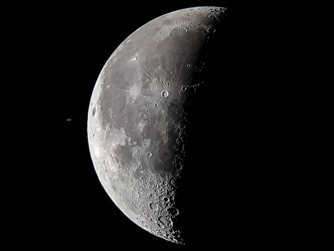 Tin được không: Tấm ảnh Sao thổ chạm Mặt trăng này được chụp bằng Galaxy S8 gắn vào kính viễn vọng - Ảnh 3.