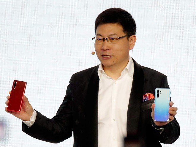 CEO Huawei: Apple không cạnh tranh nổi phần cứng với chúng tôi nên mới phải chuyển sang dịch vụ - Ảnh 1.