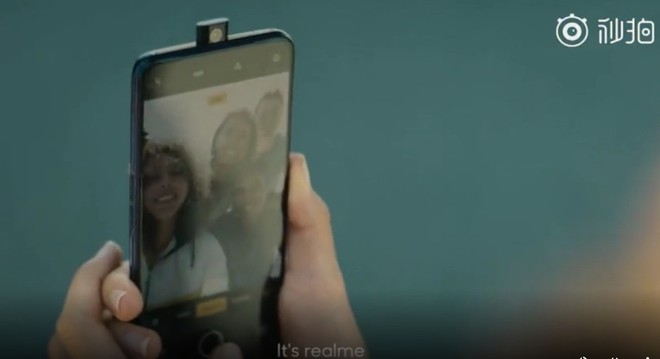 Realme X lộ diện với camera selfie thò thụt, có thể ra mắt vào tháng 5? - Ảnh 2.