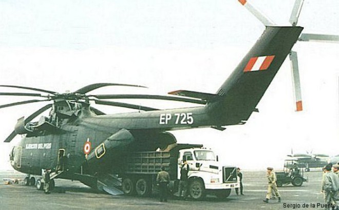 Khám phá trực thăng khổng lồ Mi-26 của Nga: Đã từng chở hóa thạch voi ma mút và máy bay chở khách cỡ nhỏ - Ảnh 11.