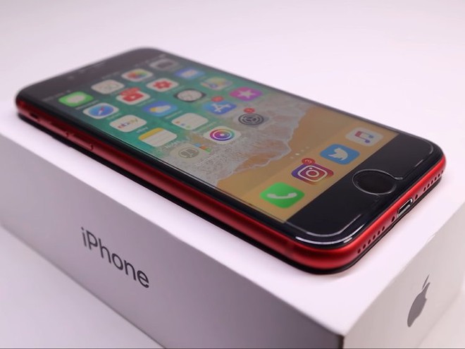 YouTuber mua iPhone 8 đã hỏng từ eBay với giá 200 USD, sửa xong đẹp không khác gì hàng mới 750 USD - Ảnh 8.