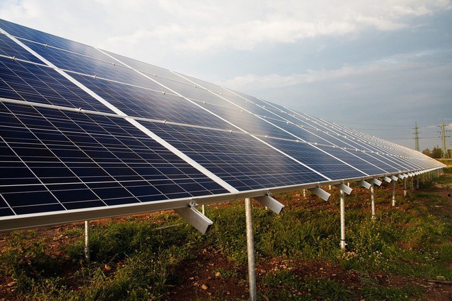Florida tiến hành đóng cửa các nhà máy khí đốt tự nhiên, xây dựng pin năng lượng mặt trời khổng lồ - Ảnh 2.