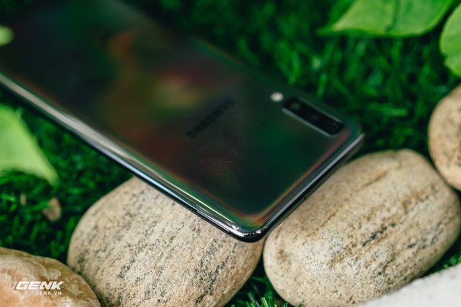 Đánh giá chi tiết Samsung Galaxy A70 - To hơn liệu có tốt hơn? - Ảnh 7.