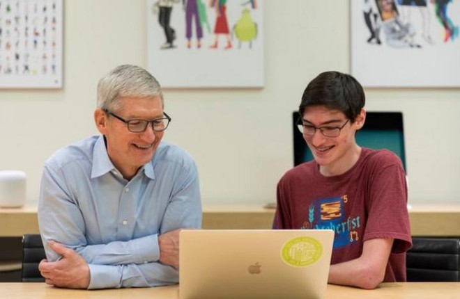 CEO Tim Cook: “Tôi không nghĩ bằng đại học 4 năm là đủ để viết code giỏi” - Ảnh 1.