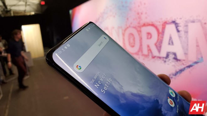 Cận cảnh OnePlus 7 Pro: Chiếc smartphone sinh ra để đánh bại các ông lớn - Ảnh 16.