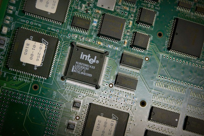 Phát hiện lỗ hổng nguy hiểm mới trong CPU Intel, đe dọa đến gần như mọi PC và cả đám mây - Ảnh 2.