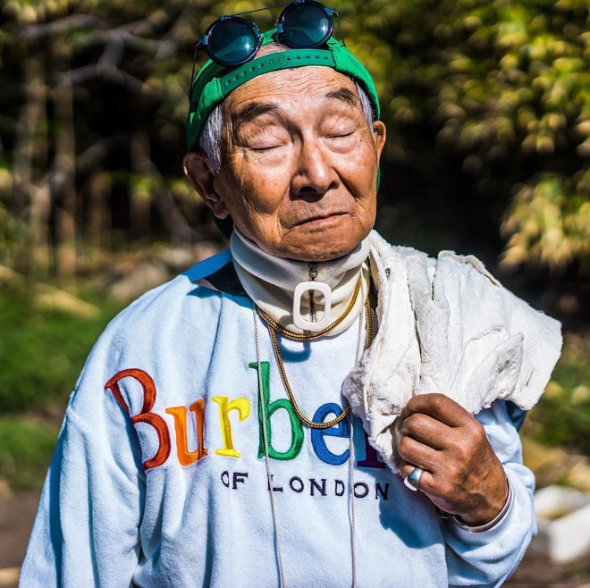 Internet phát sốt với cụ ông ăn chơi nhất Nhật Bản: 84 tuổi vẫn diện đồ hiệu nghìn USD, thần thái ngút trời - Ảnh 4.