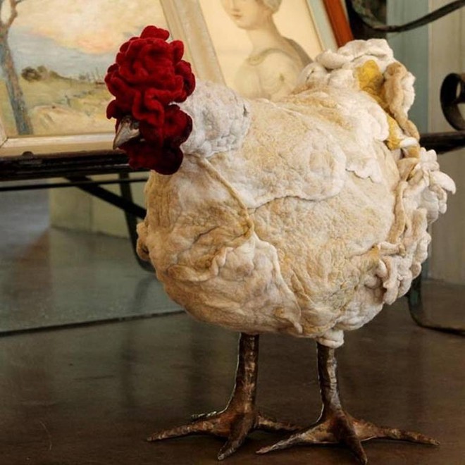 Người Mỹ đang chi cả nghìn USD mua gà về gác chân nhưng PETA không ý kiến gì - Ảnh 4.