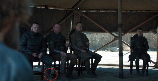 Hết cà phê Starbucks, fan tinh mắt lại chỉ ra lỗi ngớ ngẩn trong Game of Thrones mùa cuối - Ảnh 1.