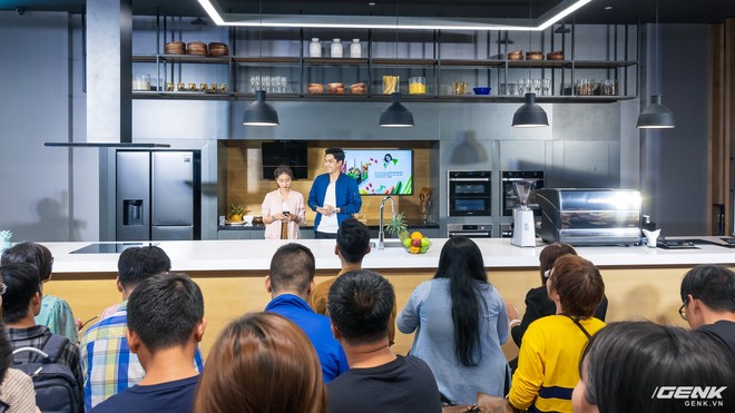 Đi chơi Samsung Showcase bắt gặp tủ lạnh thế hệ 2019 hoàn toàn mới, cực xịn sò - Ảnh 1.