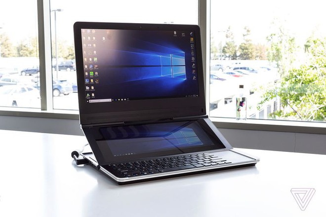 Cận cảnh nguyên mẫu laptop chơi game 2 màn hình Honeycomb Glacier của Intel - Ảnh 1.