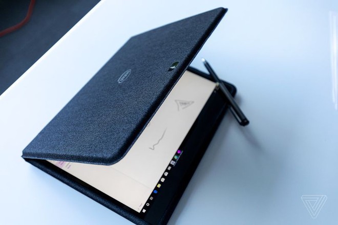 Twin River: Nguyên mẫu chiếc laptop 2 màn hình với vỏ ngoài bằng vải của Intel - Ảnh 4.