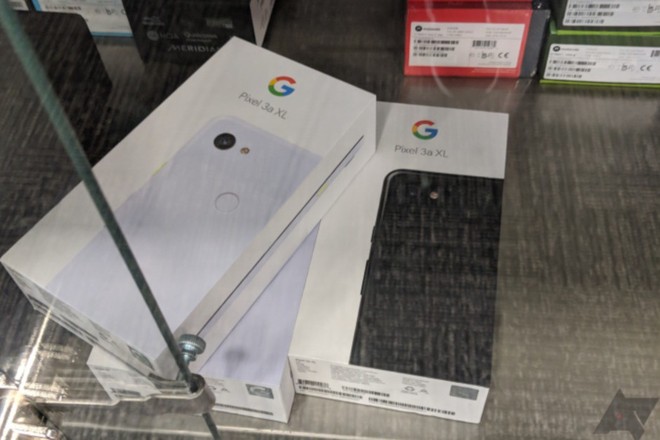 Google Pixel 3a XL xuất hiện tại cửa hàng bán lẻ ngay trước ngày ra mắt chính thức - Ảnh 1.
