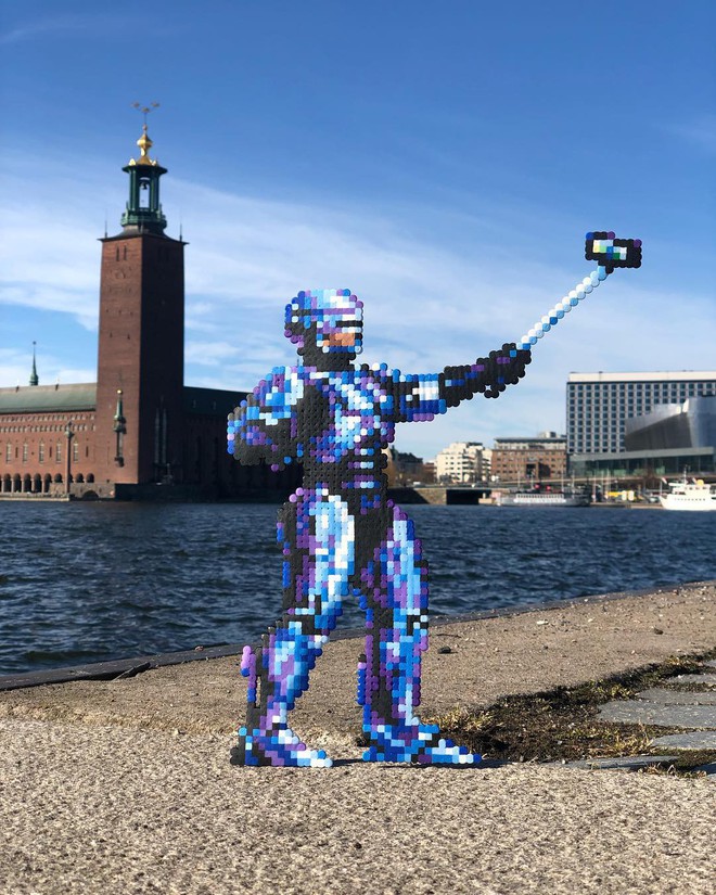 Nghệ sĩ Thụy Điển được tôn vinh vì phá hoại đường phố bằng pixel-art - Ảnh 17.
