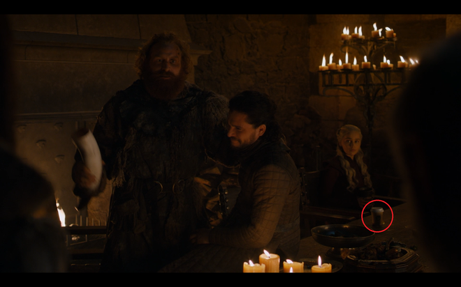 Cảnh phim vô lý nhất tập 3 mùa 8 Game of Thrones: Hóa ra Westeros cũng có chuỗi cửa hàng cà phê takeaway! - Ảnh 1.