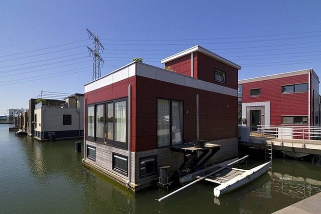 Chiêm ngưỡng cả trăm ngôi nhà được xây nổi trên mặt nước: Quần thể kiến trúc đáng tự hào của Amsterdam - Ảnh 4.
