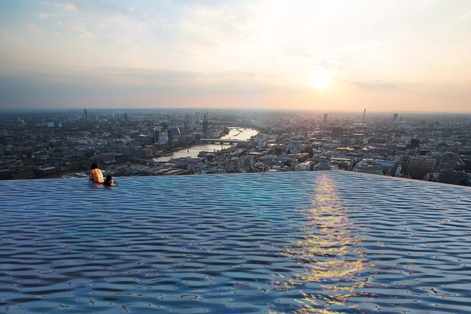 Ngắm nhìn bể bơi vô cực trên nóc tòa nhà ở London - Ảnh 5.