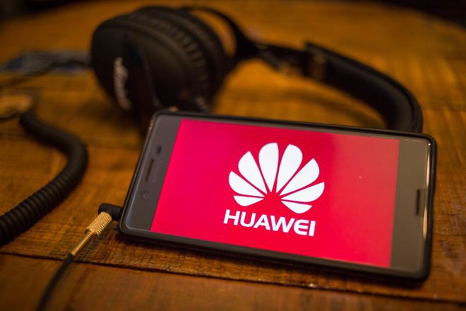 Huawei sẽ trình làng HongMeng OS vào tháng 10, ban đầu sẽ tập trung vào smartphone giá rẻ - Ảnh 1.