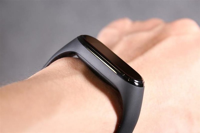 Cận cảnh thiết kế và tính năng của Xiaomi Mi Band 4 - Ảnh 7.