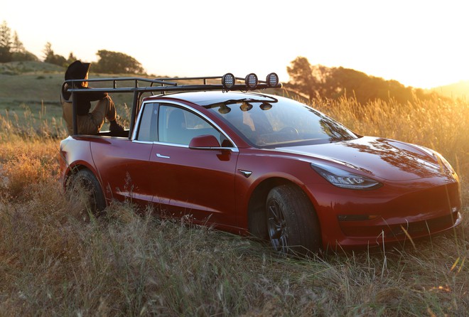 YouTuber thừa tiền cưa đôi Tesla Model 3 thành xe bán tải - Ảnh 4.