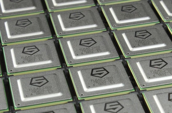 Bất chấp cuộc chiến thương mại, startup chip Mỹ lách luật để giúp Trung Quốc tự thiết kế chip - Ảnh 3.