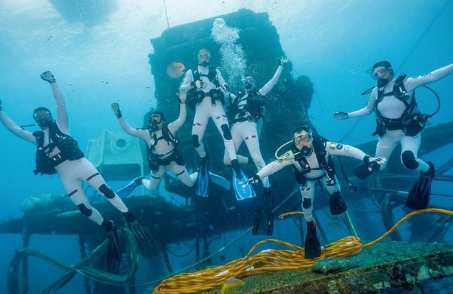 NASA huấn luyện các phi hành gia tham gia sứ mệnh Mặt Trăng trong phòng thí nghiệm dưới biển ở độ sâu 19 mét - Ảnh 2.