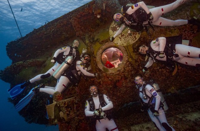 NASA huấn luyện các phi hành gia tham gia sứ mệnh Mặt Trăng trong phòng thí nghiệm dưới biển ở độ sâu 19 mét - Ảnh 3.