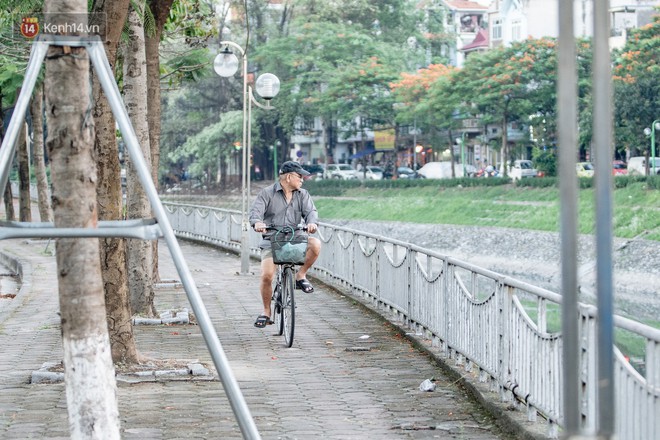 Sông Tô Lịch đổi màu sau khi làm sạch bằng công nghệ Nhật Bản: Hoa lau xanh mướt, người dân thư thả câu cá - Ảnh 8.