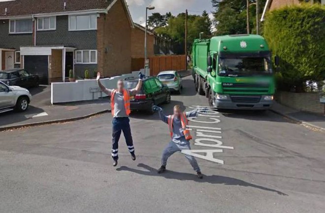 Google Street View ghi lại cảnh xe chụp hình đường phố đâm phải con thỏ lao qua đường - Ảnh 7.