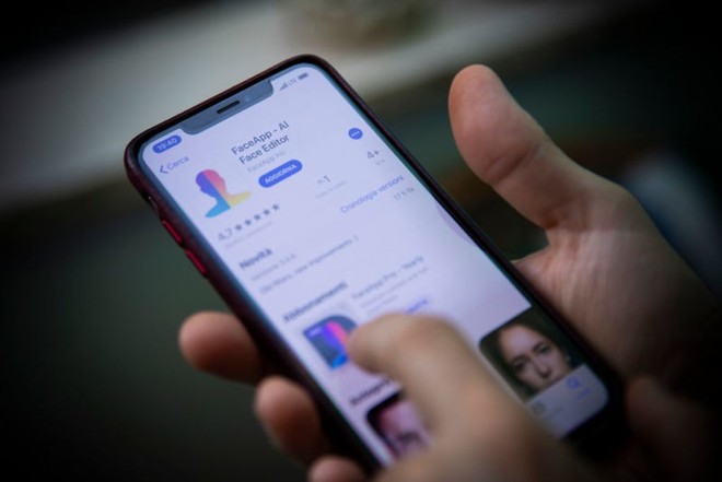 Quan chức Mỹ yêu cầu FBI điều tra ứng dụng FaceApp đang hot trên mạng xã hội - Ảnh 1.