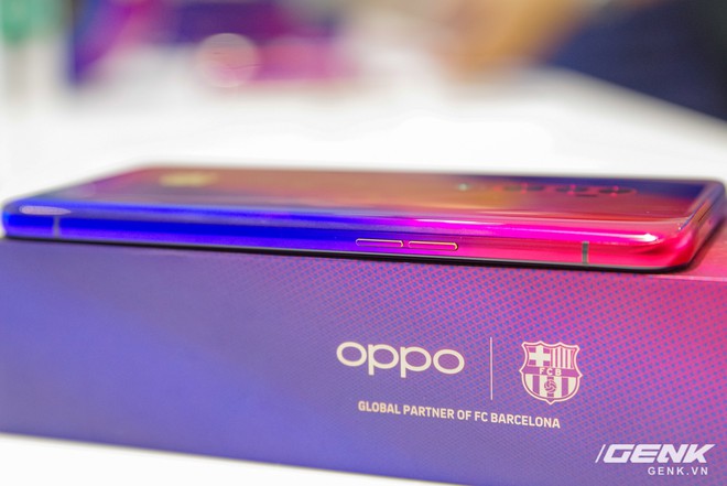 Cận cảnh Oppo Reno Zoom 10X phiên bản giới hạn FC Barcelona: thiết kế độc quyền dành cho fan Barca, giá 25 triệu đồng - Ảnh 16.