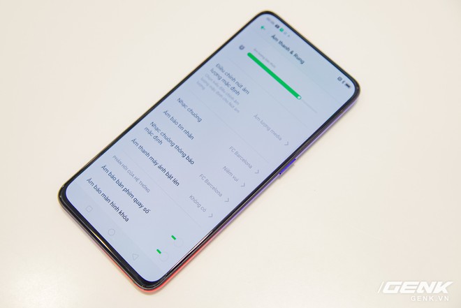 Cận cảnh Oppo Reno Zoom 10X phiên bản giới hạn FC Barcelona: thiết kế độc quyền dành cho fan Barca, giá 25 triệu đồng - Ảnh 10.