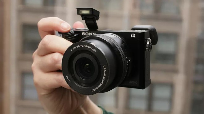 Chiếc smartphone 6 camera mang niềm hy vọng hồi sinh Sony trong lĩnh vực nhiếp ảnh di động giờ coi như đã chết trong trứng nước - Ảnh 3.