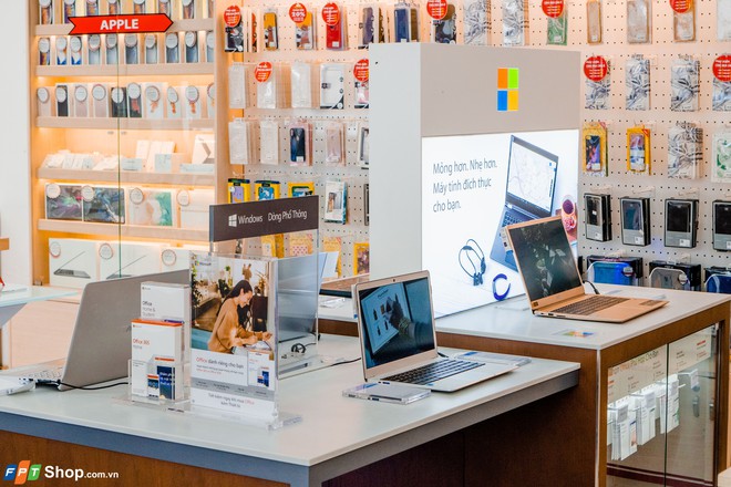 FPT Shop tặng bộ quà đến 2,5 triệu cho khách mua laptop hiện đại - Ảnh 1.