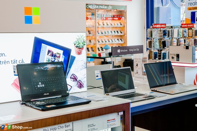 FPT Shop tặng bộ quà đến 2,5 triệu cho khách mua laptop hiện đại - Ảnh 2.