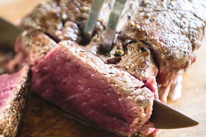 Thịt bò steak nhân tạo sẽ có mặt trên thị trường: Đột phá mới trở thành giải pháp cho người ăn chay vì không muốn sát sinh? - Ảnh 4.