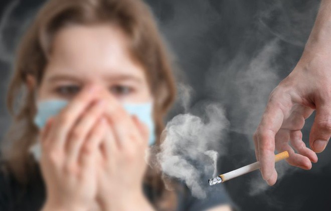 Không hút thuốc mà mắc phải 5 thói quen này thì nguy cơ mắc ung thư phổi của bạn vẫn rất cao - Ảnh 2.