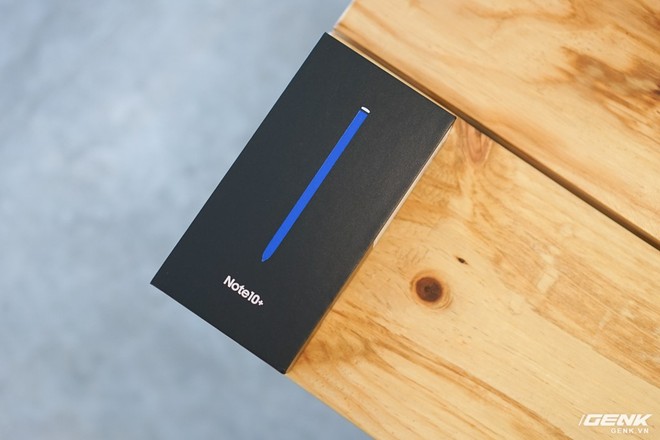 Mở hộp Galaxy Note10 màu Ánh Cực Quang xem có gì mới - Ảnh 1.