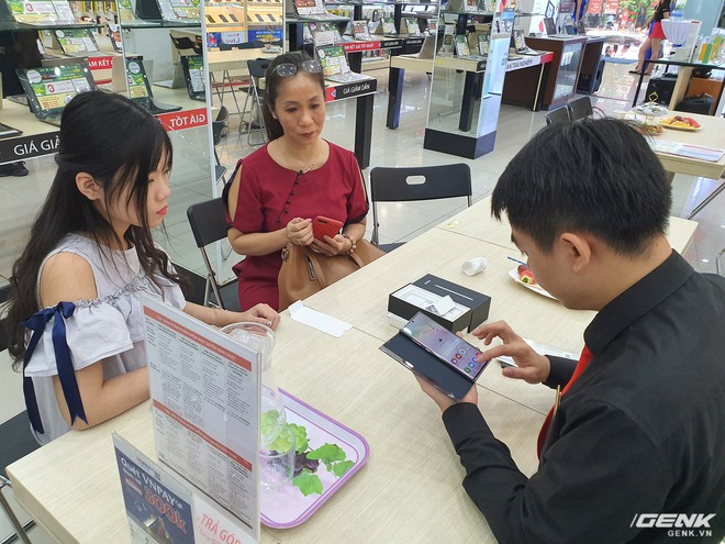 Bộ đôi Galaxy Note10/Note10 chính thức mở bán tại Việt Nam: lượng đặt mua cao kỷ lục, gấp đôi phiên bản Note9 năm ngoái - Ảnh 9.