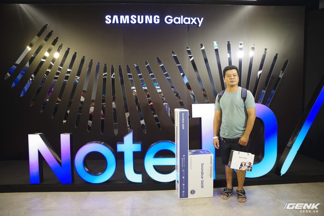 Bộ đôi Galaxy Note10/Note10 chính thức mở bán tại Việt Nam: lượng đặt mua cao kỷ lục, gấp đôi phiên bản Note9 năm ngoái - Ảnh 11.