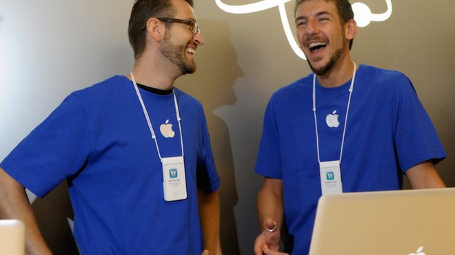 Apple Store là gì mà nhân viên trung thành đến vậy, có người gắn bó tới 5 năm, 10 năm - Ảnh 1.