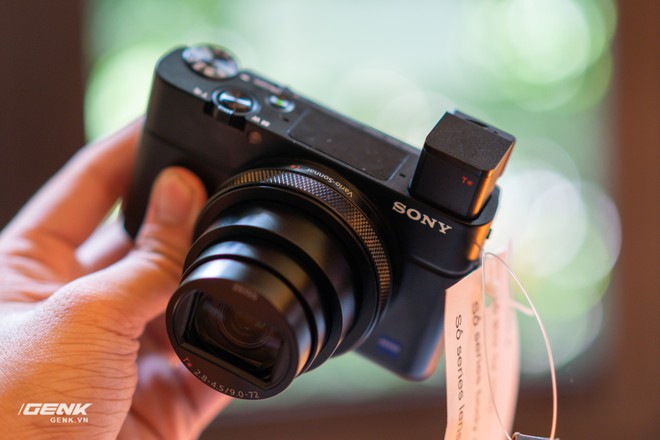 Trên tay nhanh bộ đôi máy ảnh cao cấp Sony RX100 VII và Alpha A7R IV tại Việt Nam - Ảnh 2.