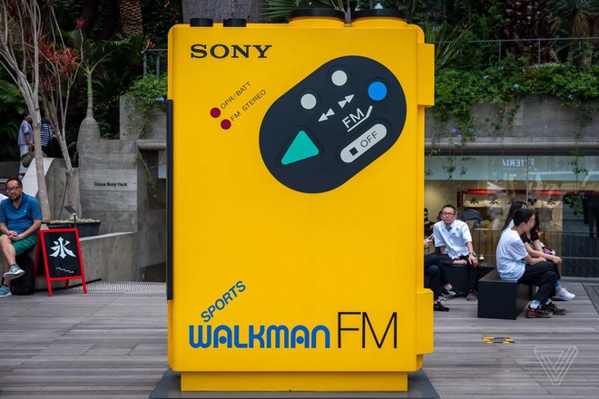 Tròn 40 năm ngày ra đời huyền thoại Sony Walkman - Ảnh 2.